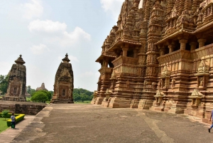 Tour notturno di Khajurao da Delhi in treno