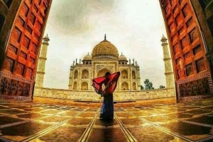 Nocna wycieczka do Taj Mahal i fortu Agra z Pune