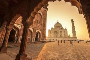 Nocna wycieczka do Taj Mahal i fortu Agra z Pune