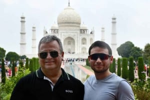 Nocna wycieczka do Taj Mahal i fortu Agra z Pune