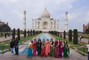 Nocna wycieczka do Taj Mahal i fortu Agra z Pune