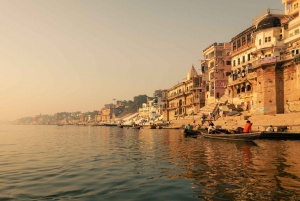 Excursão noturna a Varanasi saindo de Délhi