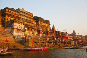 Varanasi-tur med overnatting fra Delhi