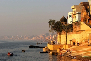 Excursão noturna a Varanasi saindo de Délhi