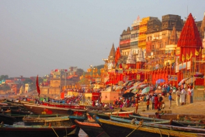 Excursão noturna a Varanasi saindo de Délhi