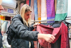 Privat skräddarsydd Delhi Shopping Tour wid kvinnlig konsult