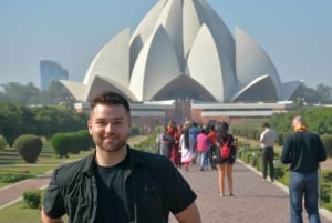 Privétour door Oud en Nieuw Delhi met vrouwelijke gids, auto en lunch