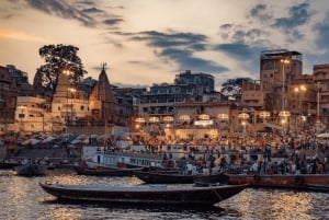 Delhistä: Kultaisen kolmion kiertomatka: Varanasi, Sarnath ja Gaya