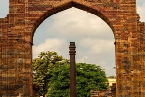 Skip-the-line Qutub Minar Private Tour with Transfer Option