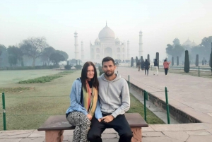 Taj Mahal en Agra fort tour op dezelfde dag vanuit Pune