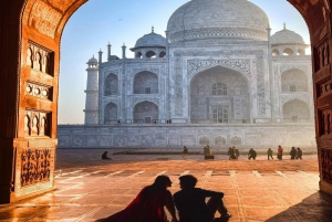 Taj Mahal Tour am selben Tag mit SOS Elephant Sanctuary