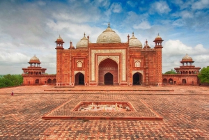 Skip-The-Line Taj Mahal Sunrise & Agra Fort Yksityinen kierros