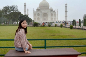 Hoppa över kön Taj Mahal Sunrise & Agra Fort Privat tur