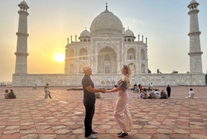 Überspringe die Warteschlange Taj Mahal Tour mit privatem Tourguide