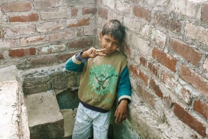 Slum Tour - Sanjay Colony Slum Guidad promenad i DELHI