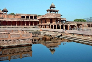 Fatehpur Sikri con el Taj mahal y el fuerte de Agra en coche