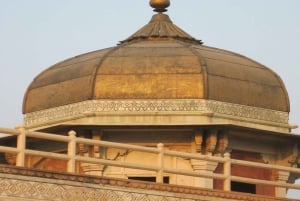 Tour del Taj Mahal, del Forte di Agra e di Fatehpur Sikri con il treno Gatimaan