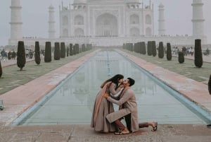 Tour del Taj Mahal, del Forte di Agra e di Fatehpur Sikri con il treno Gatimaan