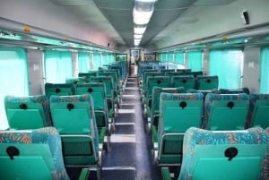 Tour del Taj Mahal, del Forte di Agra e di Fatehpur Sikri con il treno Gatimaan