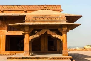 Tour del Taj Mahal, del Forte di Agra e di Fatehpur Sikri con il treno Gatimaan