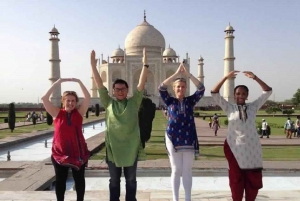 Taj Mahal sammen med Khajuraho Heritage and Temple Tour