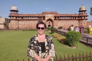 Taj Mahal Tagestour mit dem Schnellzug oder mit dem Auto von Delhi aus