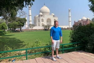 Taj Mahal dagtour met sneltrein of auto vanuit Delhi