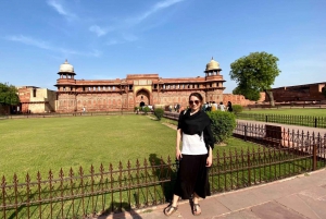 Taj Mahal Tagestour mit dem Schnellzug oder mit dem Auto von Delhi aus