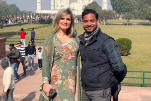 Taj Mahalin luksuskierros yksityisautolla, oppaalla ja 5 tähden lounaalla