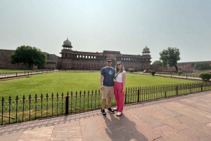 Tour di un giorno del Taj Mahal all'alba e di Agra con trasferimenti da Delhi