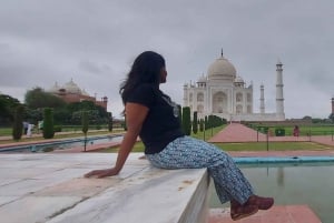 Delhistä: Auringonnousu Taj Mahal, Agran linnoitus ja Baby Taj -kierros