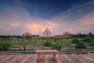 Excursão ao pôr do sol no Taj Mahal por Tuk Tuk com guia privado