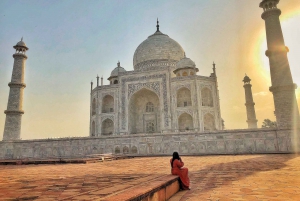 From Delhi: Taj Mahal Full-Day Private City Tour by Train