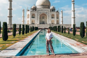 From Delhi: Taj Mahal Full-Day Private City Tour by Train