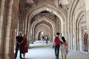 Delhin langat: naisten johtama monumentti-, perintö- ja käsityökierros