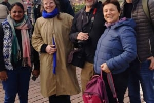 Delhis trådar: Kvinnostyrda monument, arv och hantverkstur