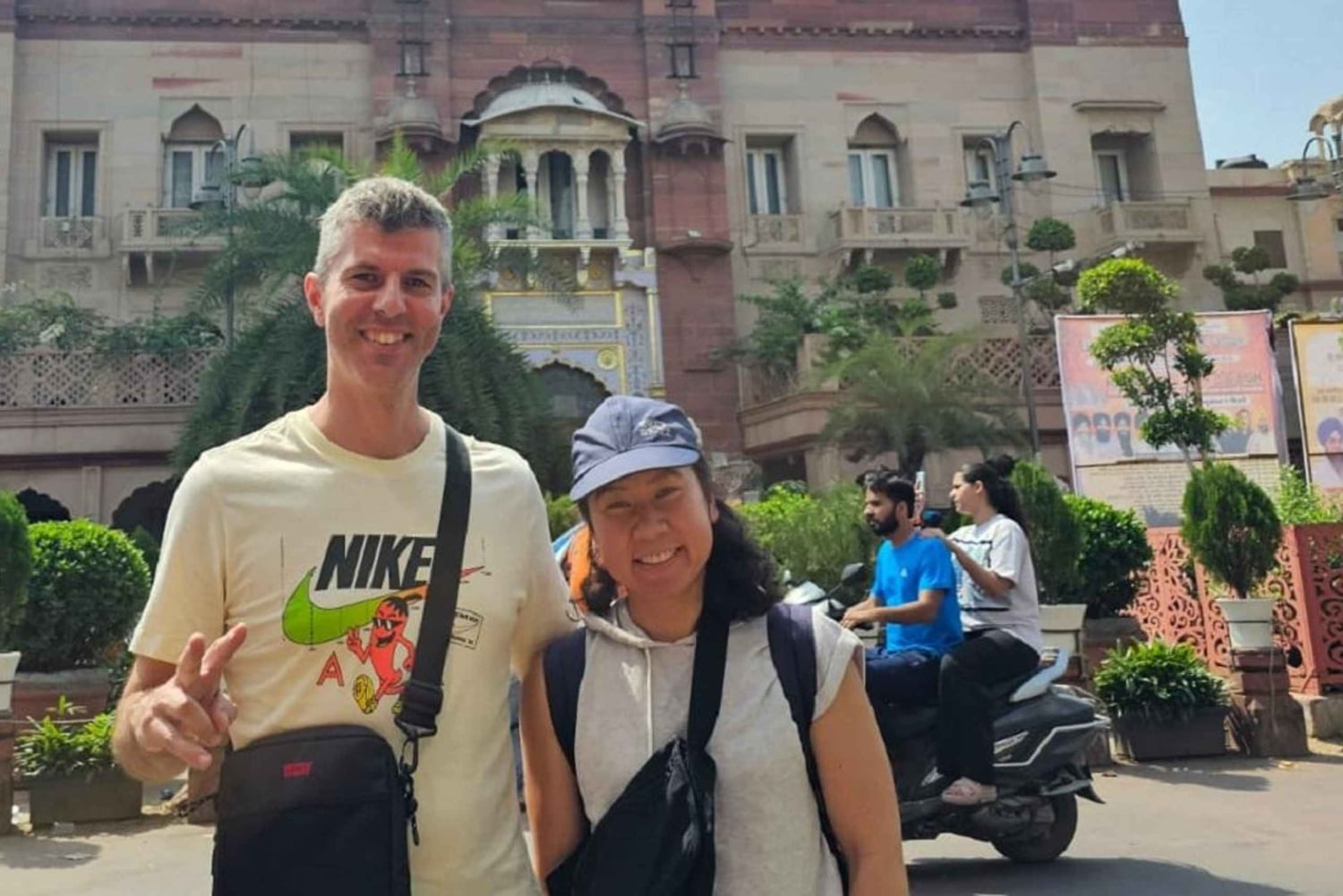 Walk & Explore Old Delhi: Guided Tour by Foot with a Local