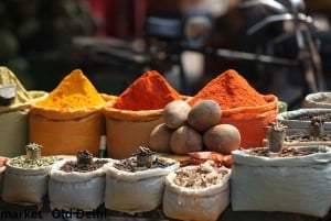 Byvandring i Old Delhi inkluderer et måltid og en rickshaw-tur