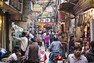Walking tour of Old Delhi includes One Meal & Rickshaw ride