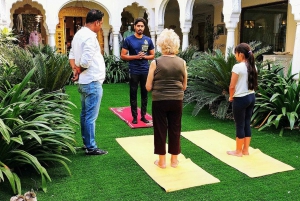 Clase de yoga en Delhi