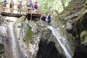 27 Chutes d'eau : Aventure Zip 'n Splash avec promenade à cheval
