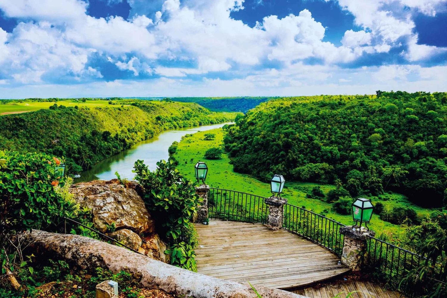 Экскурсия в Альтус-де-Чавон + пещера чудес из Баваро/Пунта-Кана