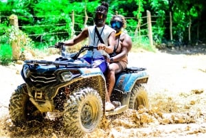 Excursión en quad a la Cueva del Agua y a la Playa de Macao