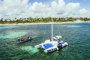 Bávaro: Punta Cana Katamaran Tour mit Open Bar und Snacks