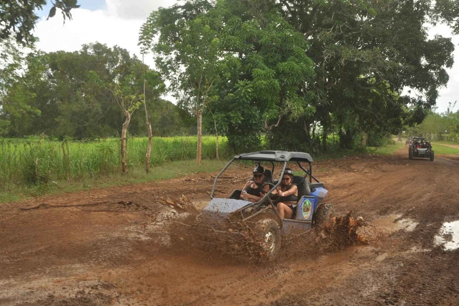 BAYAHIBE BUGGY Исследовательское сафари по рекам и пещерам