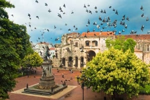Bayahibe: Colonial Zone and Los Tres Ojos Tour
