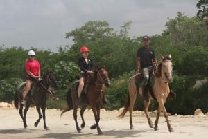 Bayahibe: Horseback Riding Tour with Local Snacks And River