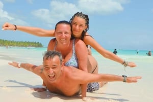 Bayahibe: Saona Island Catamaran Cruise with Lunch & Drinks