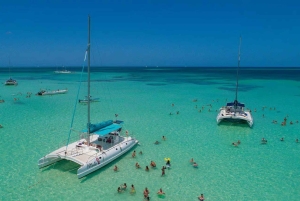 Bayahibe: Saona Island Catamaran Cruise with Lunch & Drinks