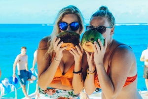 From Punta Cana: Catamaran Cruise with Lunch